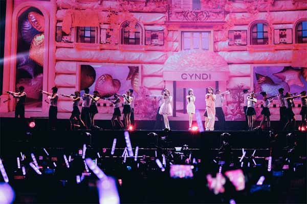 《爱你》一响 甜翻全场.jpg