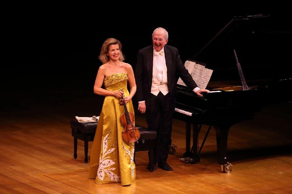 时隔5年，座无虚席！穆特奏响巅峰弓弦之夜